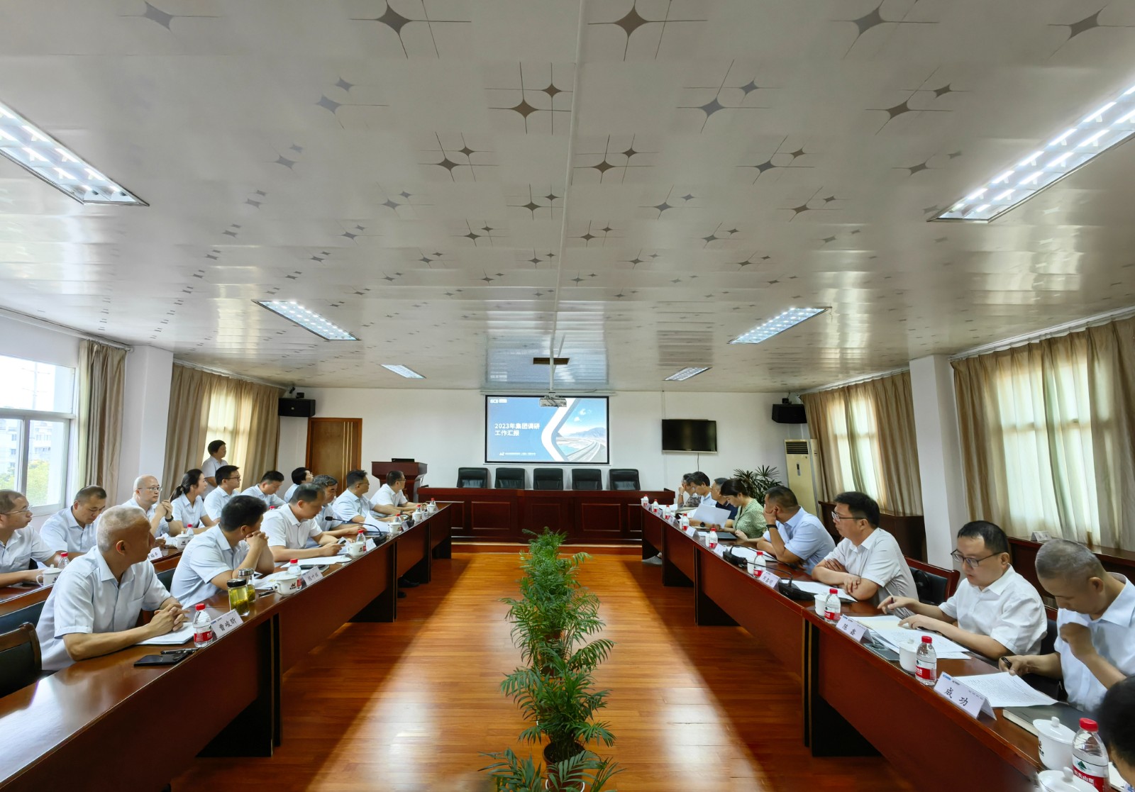 建发集团领导一行到南部路桥调研