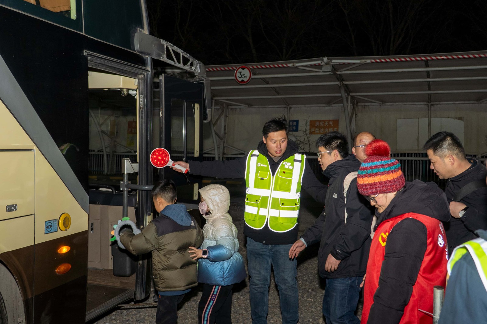 淳科公交圆满完成跨年嘉年华交通接驳保障任务