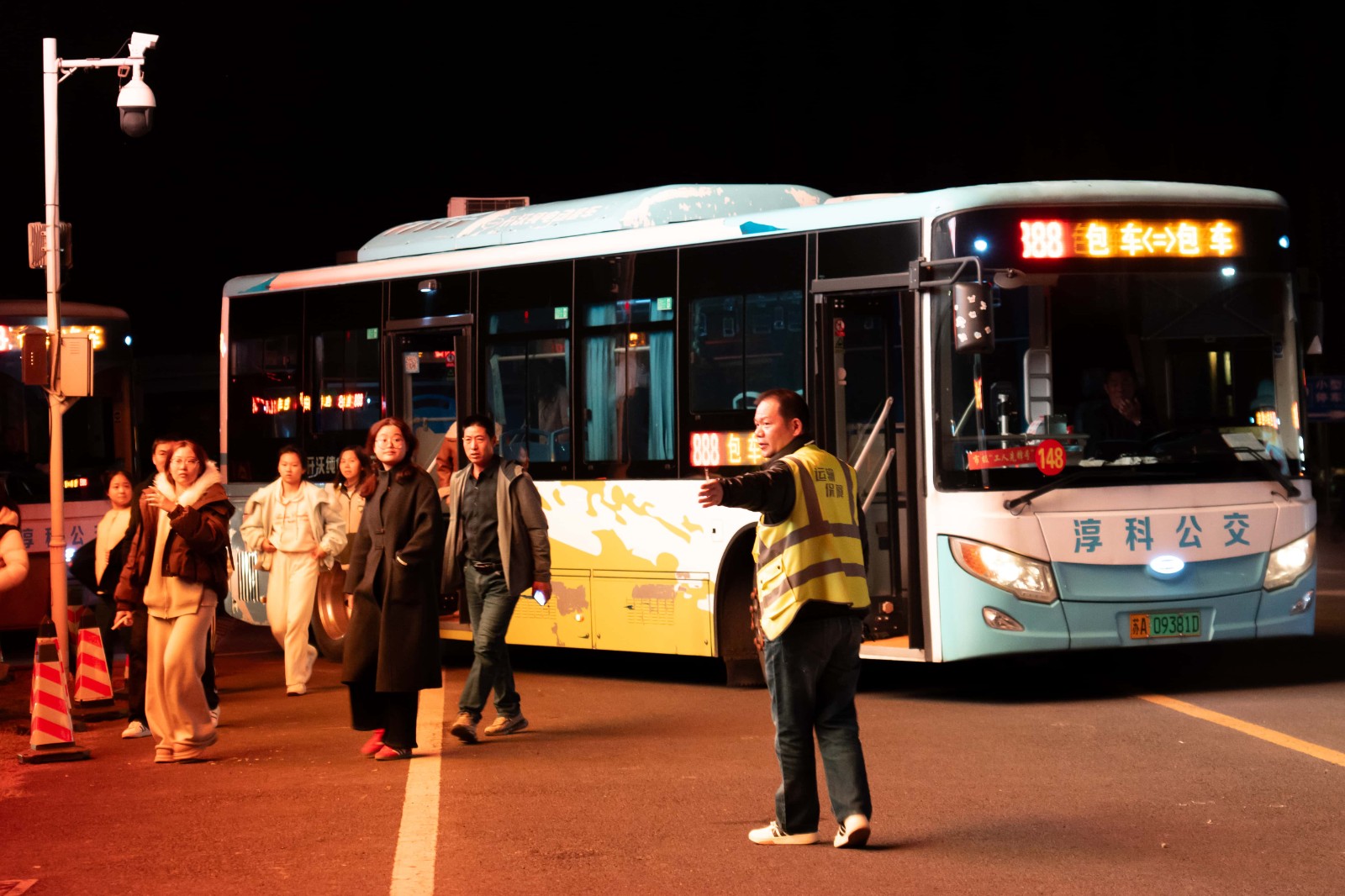 新春我在岗 | 淳科公交：以“公交蓝”守护“新春红”