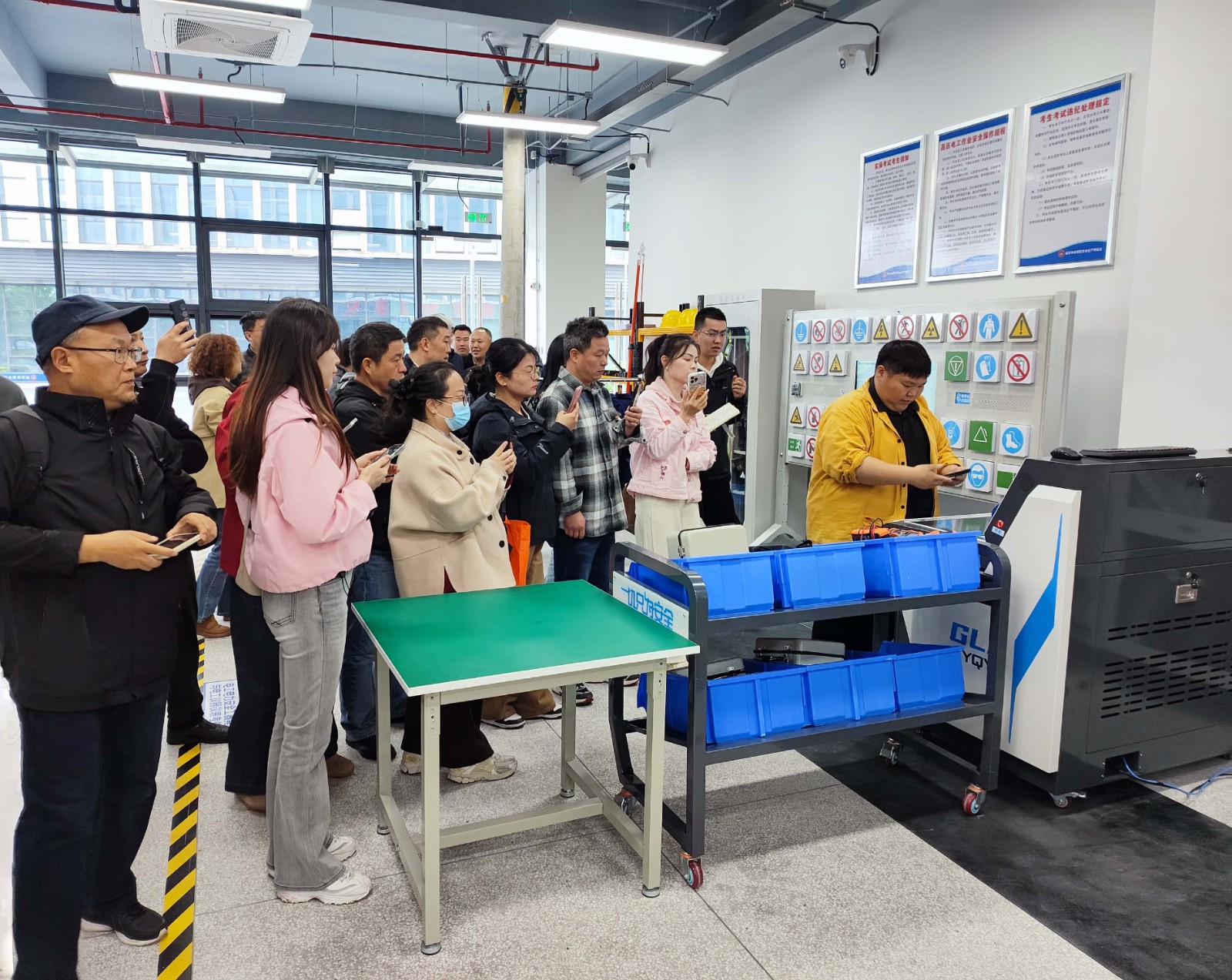 南京市安全生产培训考核政策法规宣贯暨设备升级观摩会顺利举办