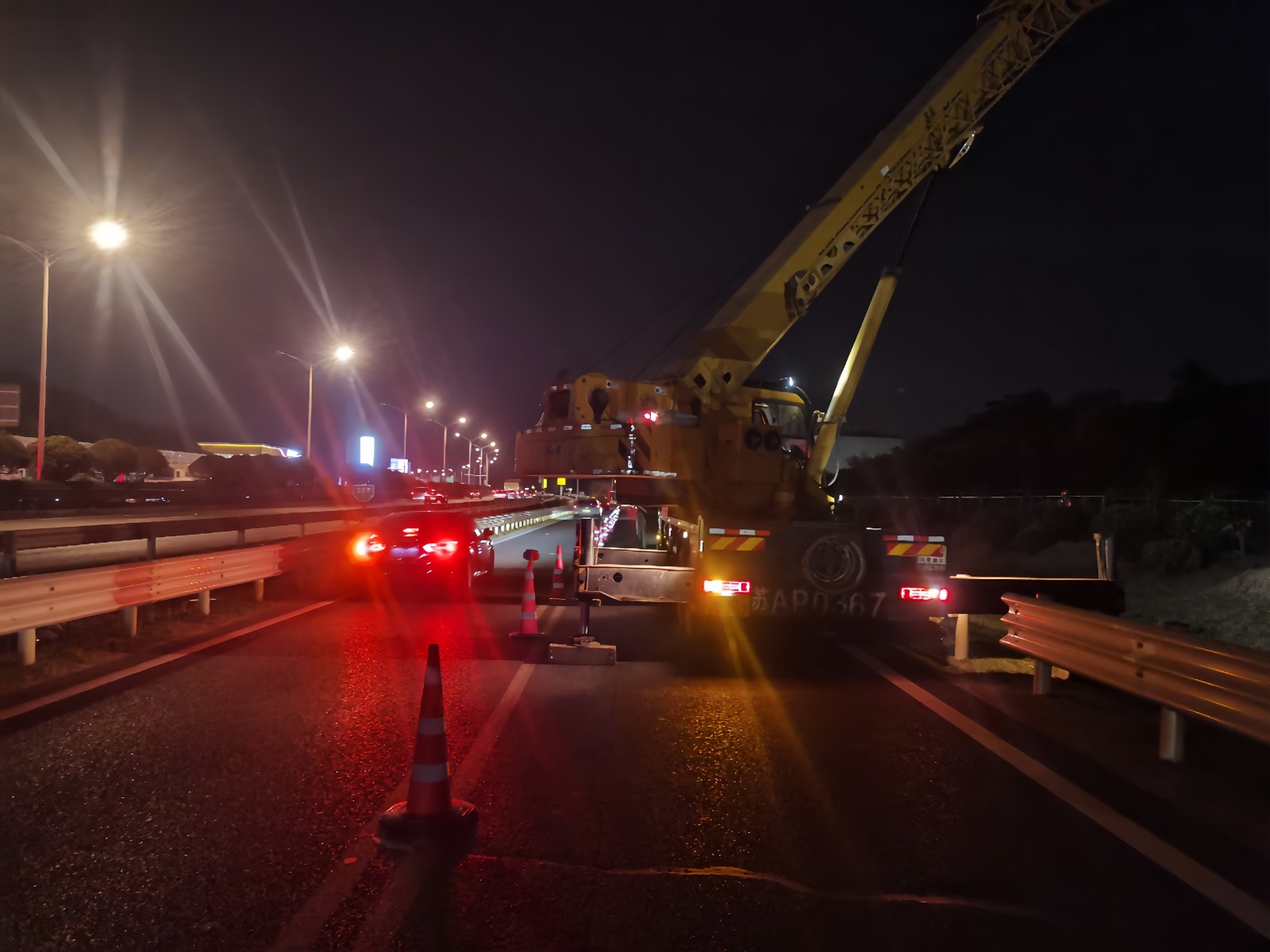 战高温  抢进度——绕城公路环境整治提升工程全速推进