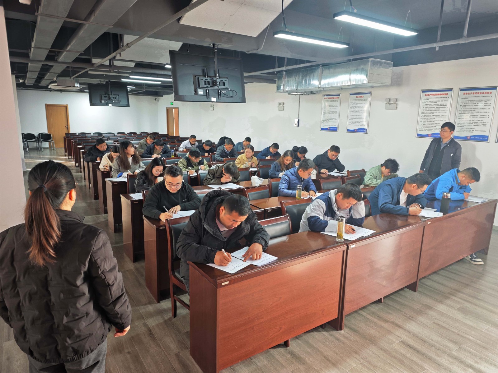 1764320747757110.jpg 1764320747757110.jpg