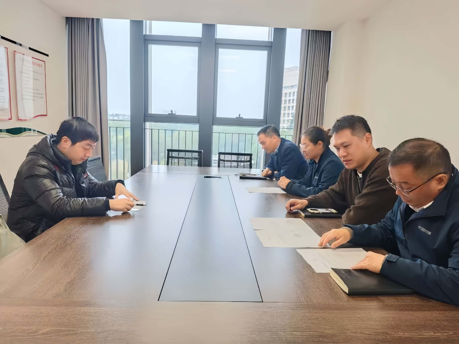 1766975940873302.jpg 1766975940873302.jpg